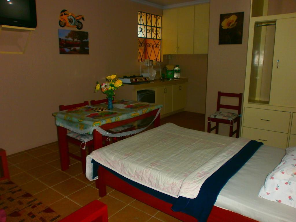 Lyn'S Do Drop Inn Transient House Багио Номер фото